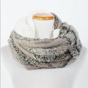 DAVID AND YOUNG fleece knit infinity scarf